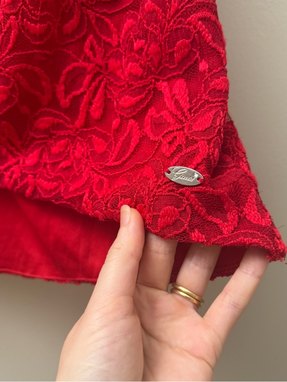 GUESS Red Floral Lace Long Sleeve Sheath Dress - Picture 5 of 9